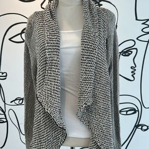 Gorgeous Olivaceous Patterned Zip up Blazer!